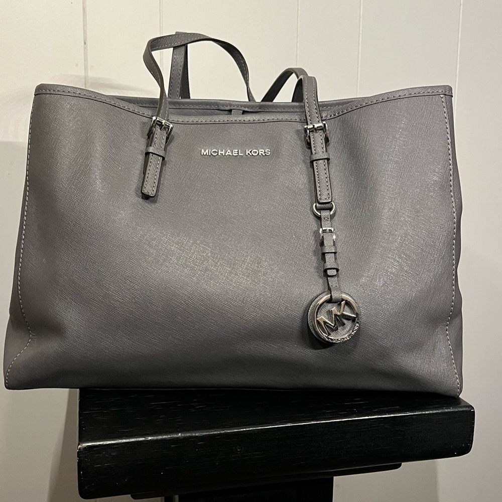 Michael Kors Jet Set Travel Top Zip Tote in Pearl Grey Saffiano Leather